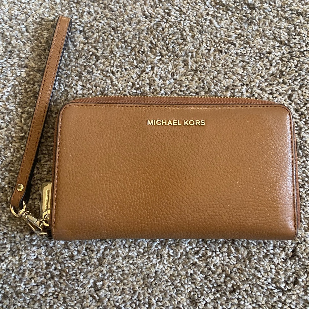 Michael Kors wristlet wallet